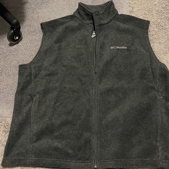 Columbia Sportswear Men's Steens Mountain Fleece Vest - Picture 3 of 6